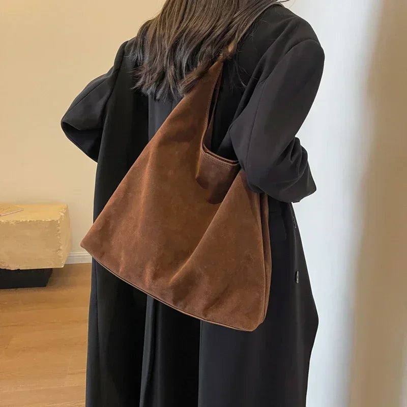 Elora | Weiche Wildledertasche